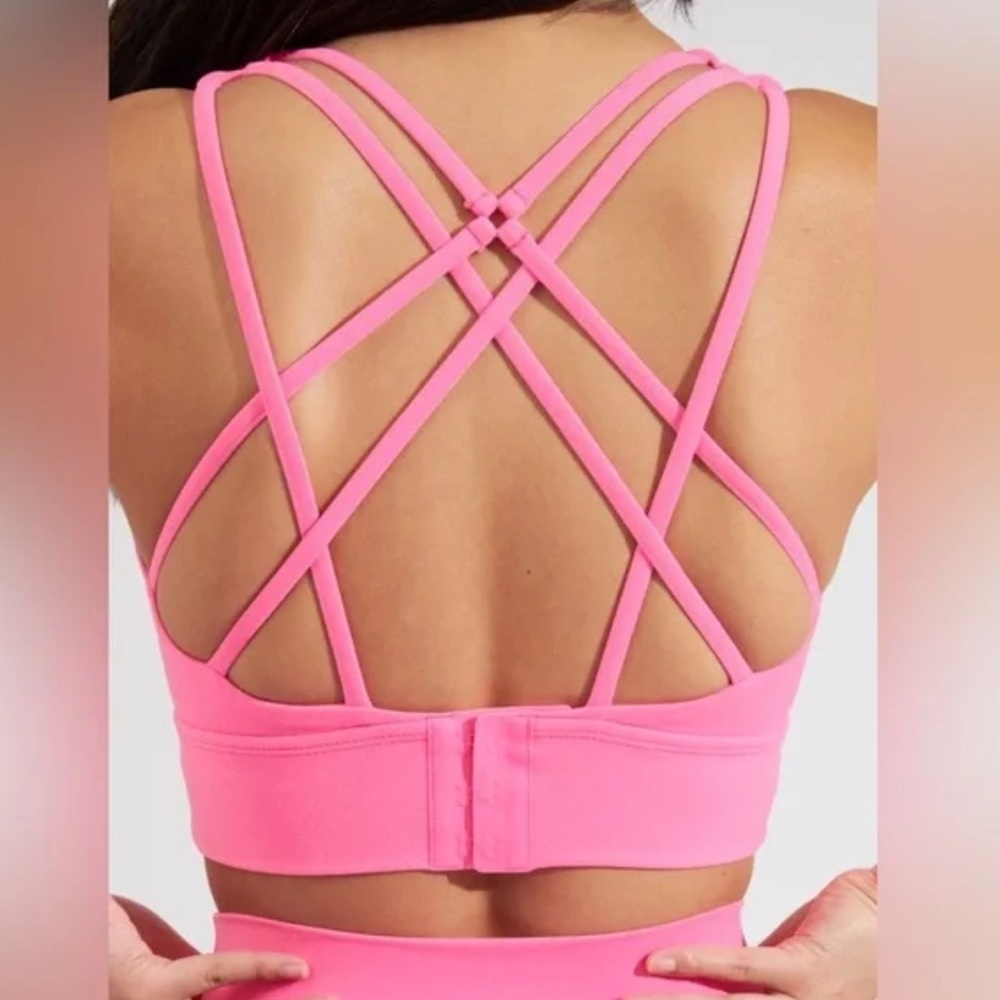 🆕Buffbunny - Geo sports bra